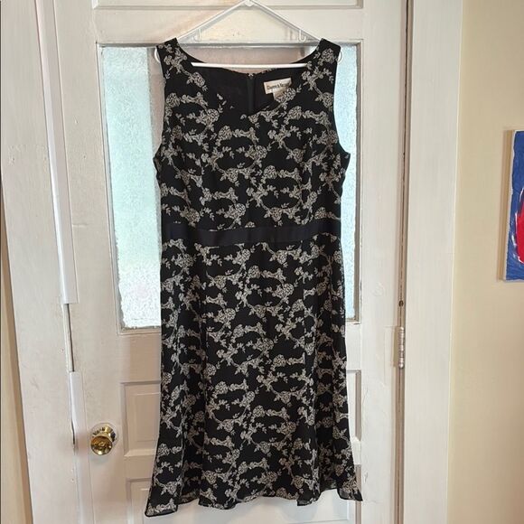 Danny & Nicole Women’s Black Sleeveless Floral Print Sheath Dress Size 16 - Picture 1 of 7